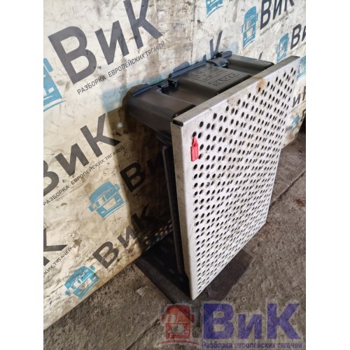 Крышка АКБ DAF 105 980586 c трапиком деф. (262), -5
