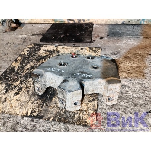 Кронштейн реактивной тяги DAF 105 823945 (421), 1795974-7