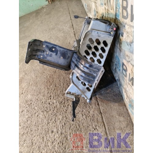 Подножка основная Volvo FH 4 839166 в сборе RH (520), 82151654-7