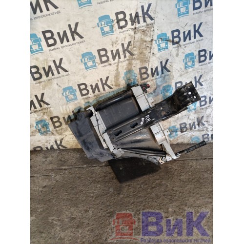 Подножка основная Volvo FH 4 839166 в сборе RH (520), 82151654-4