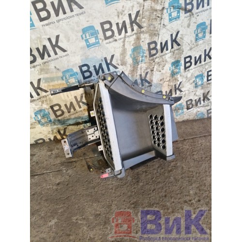 Подножка основная Volvo FH 4 839166 в сборе LH (деф. фишки) (518), 82142327-8