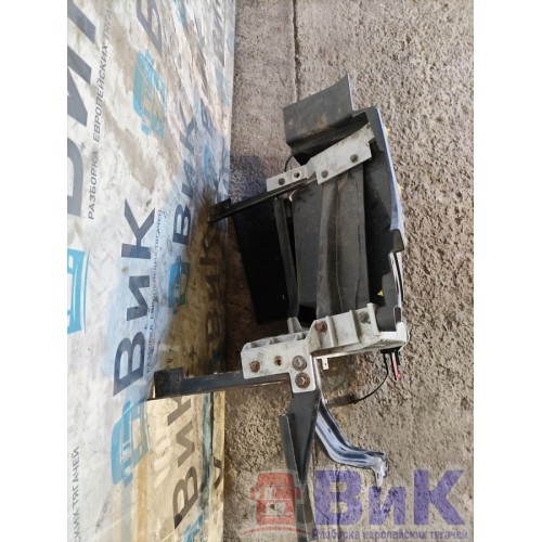 Подножка основная Volvo FH 4 839166 в сборе LH (деф. фишки) (518), 82142327-7