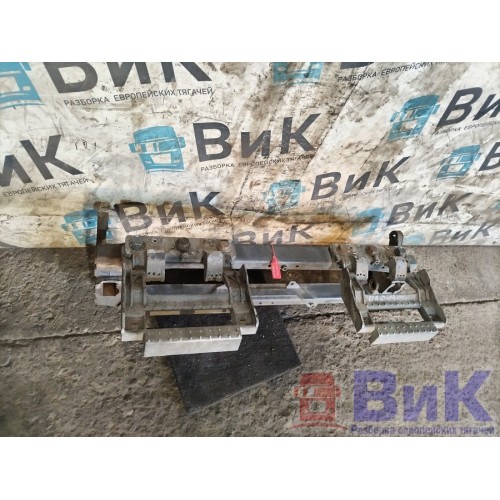 Подножка обслуживания DAF 105 XF 961736 в сборе с кронштейнами (667), 1735004-8