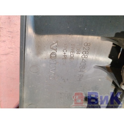 Накладка на фару Volvo FH 4 839166 RH (773), 82884032-3