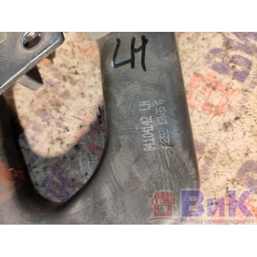 Петля нижней подножки обслуживания Volvo FH 4 839166 LH (753), 84104142-4