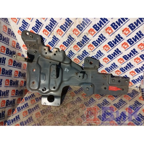 Кронштейн крепления фары Volvo FH 4 839166 RH (831), 84228541-4