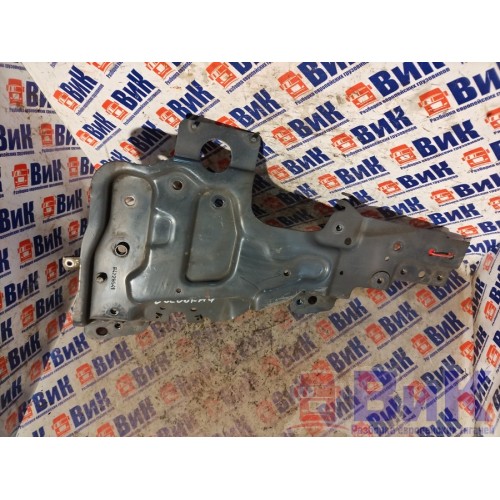 Кронштейн крепления фары Volvo FH 4 839166 RH (831), 84228541-5
