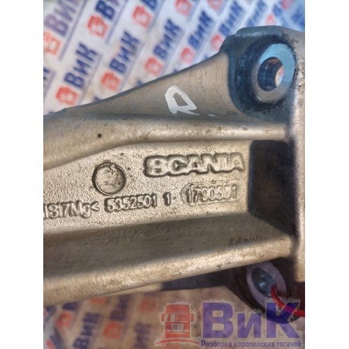 Кронштейн радиатора Scania R440 458663 DC13 (448), 1790531-4