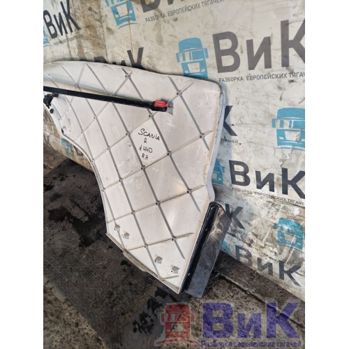 Спойлер кабины Scania R400 915216 верхний боковой RH деф. (041), 1497725-6