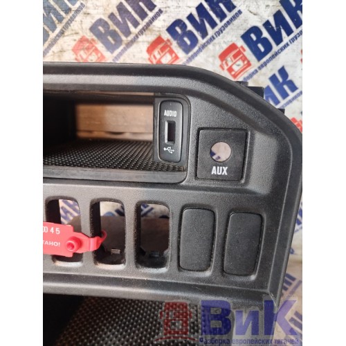 Накладка на торпедо Scania R400 915216 (045), 1892786-7