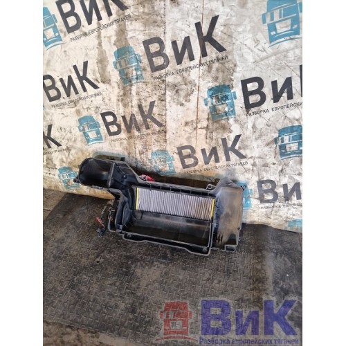 Крышка корпуса отопителя Scania R400 915216 с электроприводом (025), 1863973-5