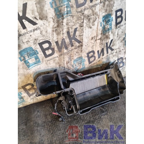 Крышка корпуса отопителя Scania R400 915216 с электроприводом (025), 1863973-7