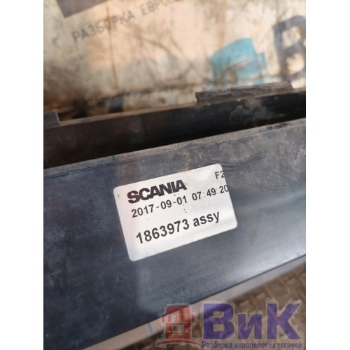 Крышка корпуса отопителя Scania R400 915216 с электроприводом (025), 1863973-8