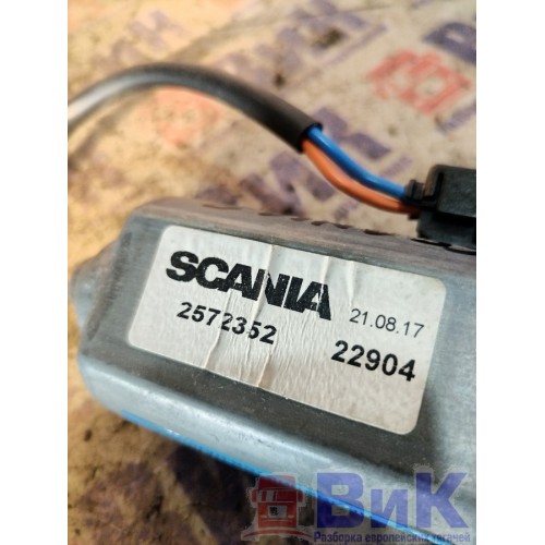 Моторчик стеклоподъемника Scania R400 915216 LH (154), 2572352-2
