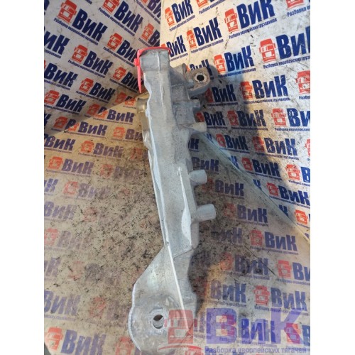 Кронштейн кабины Scania R400 915216 передний RH (080), 1912829-10