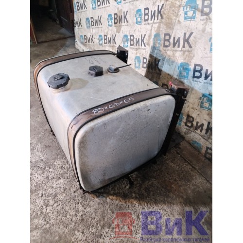 Бак топливный КАМАЗ 65206-Т5 2487313 80*63*65 в сборе с кроншт-ми (437), 1327970-7